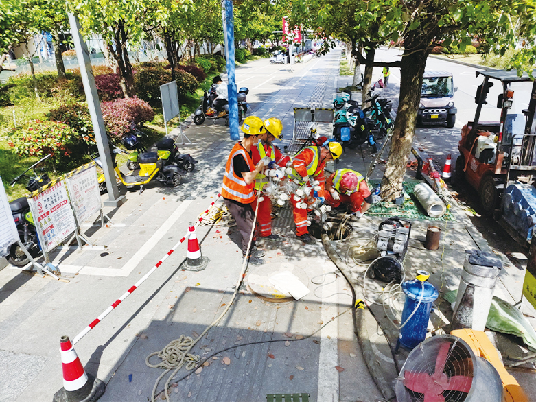  铁东UV-CIPP紫外光固化修复